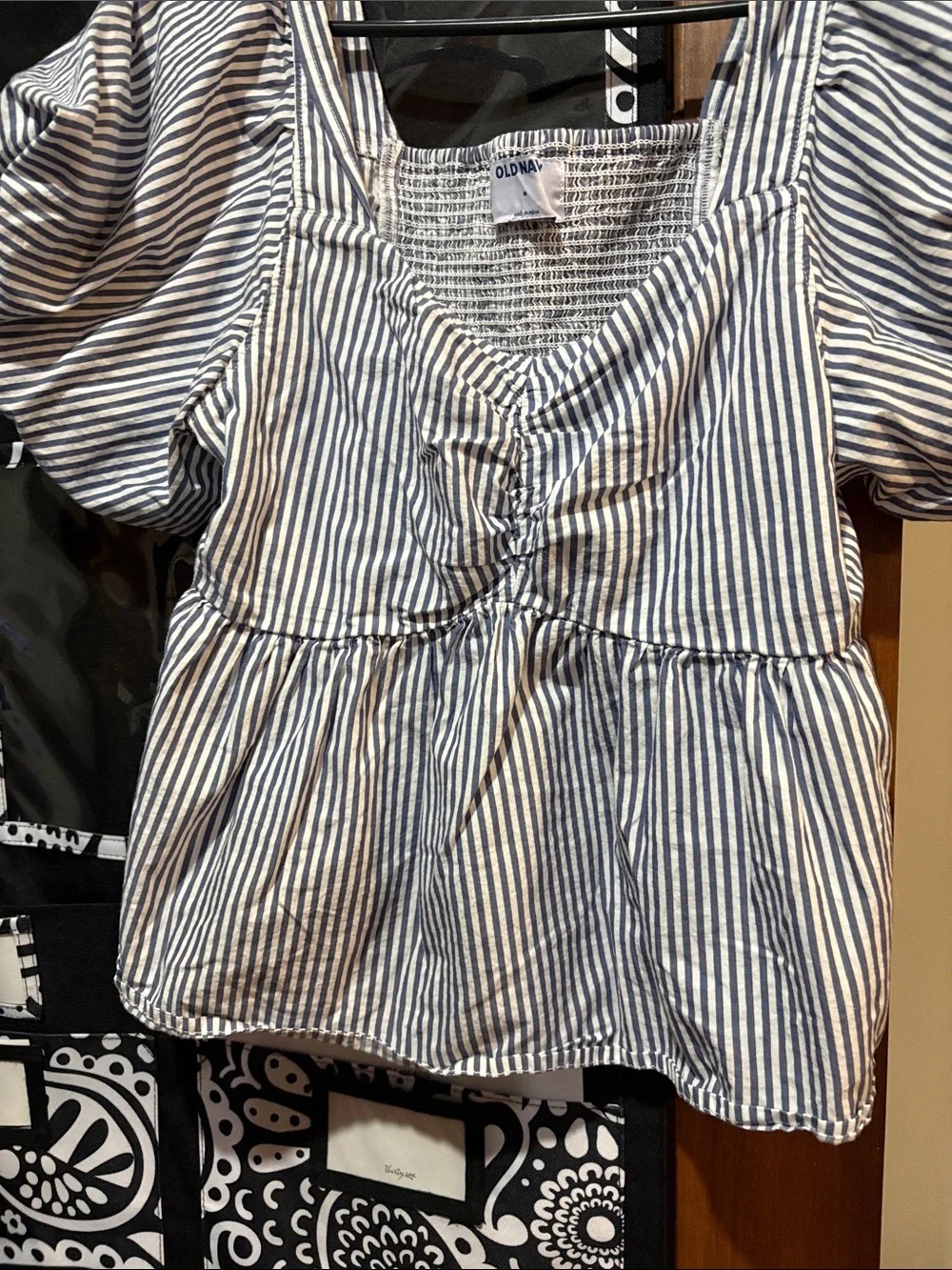 Striped Puff-Sleeve Peplum Top - Blue/White medium by Old Navy good condition